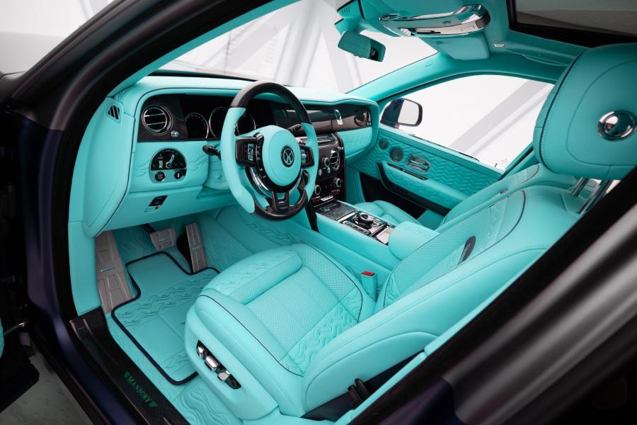 Интерьер Rolls-Royce Cullinan Coastline by Mansory 2020 года  (фото 5 из 14)
